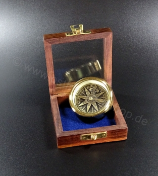 Preview: Kompass mit 3D Windrose aus Messing Preview: Kompass mit 3D Windrose aus Messing