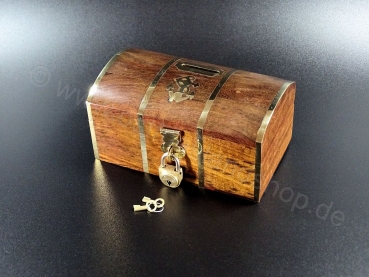 Preview: Spardose / Schatztruhe Holz mit Messingstreifen ca.14 x 8 x 6,5 cm mit Schloss Preview: Spardose / Schatztruhe Holz mit Messingstreifen ca.14 x 8 x 6,5 cm mit Schloss