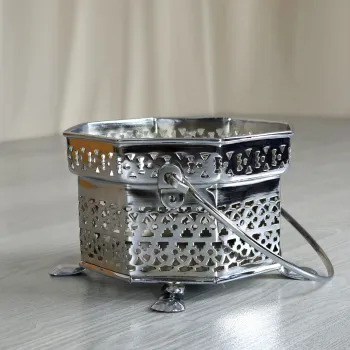 Preview: Teestövchen Teewärmer Messing verchromt 8-eckig mit Bügelgriff - 15,5 cm